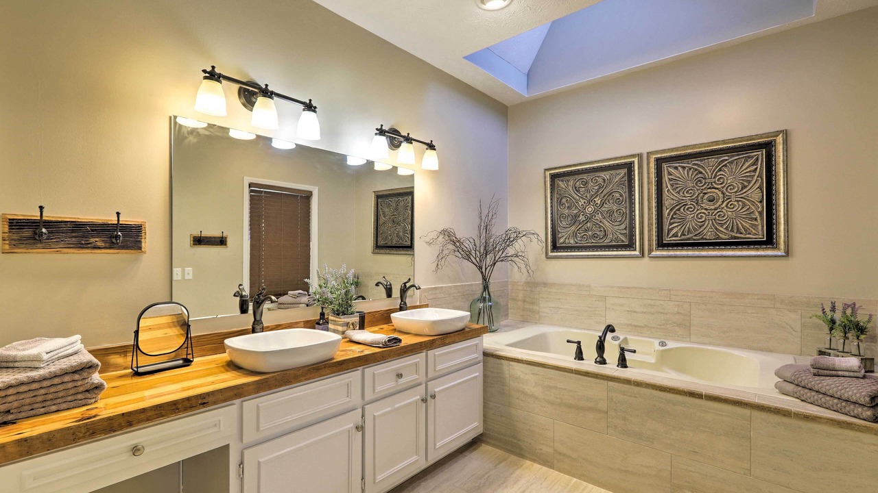 Photo of Bathroom in Pine Mountain Valley