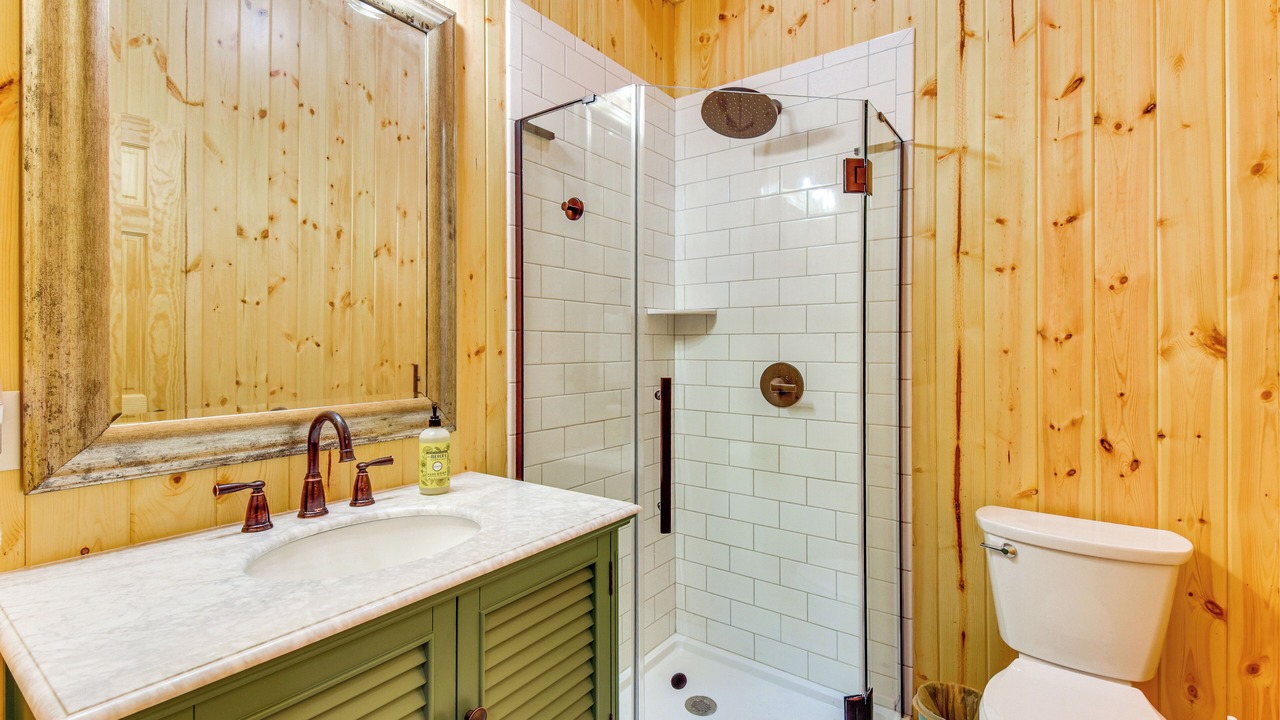 Photo of Bathroom in Mirror Lake