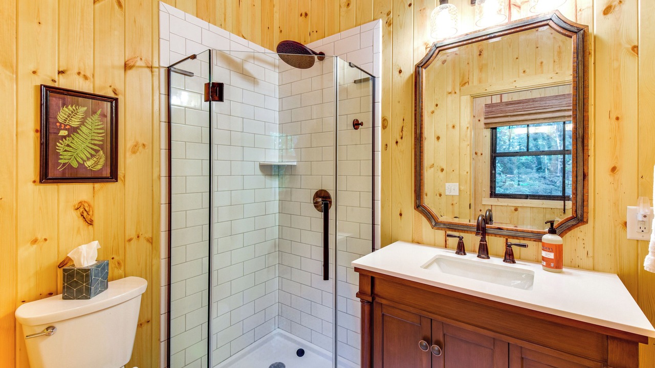 Photo of Bathroom in Mirror Lake