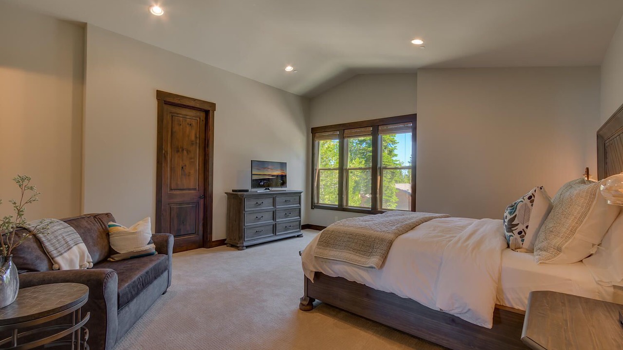 Photo of Others in Tahoe Vista