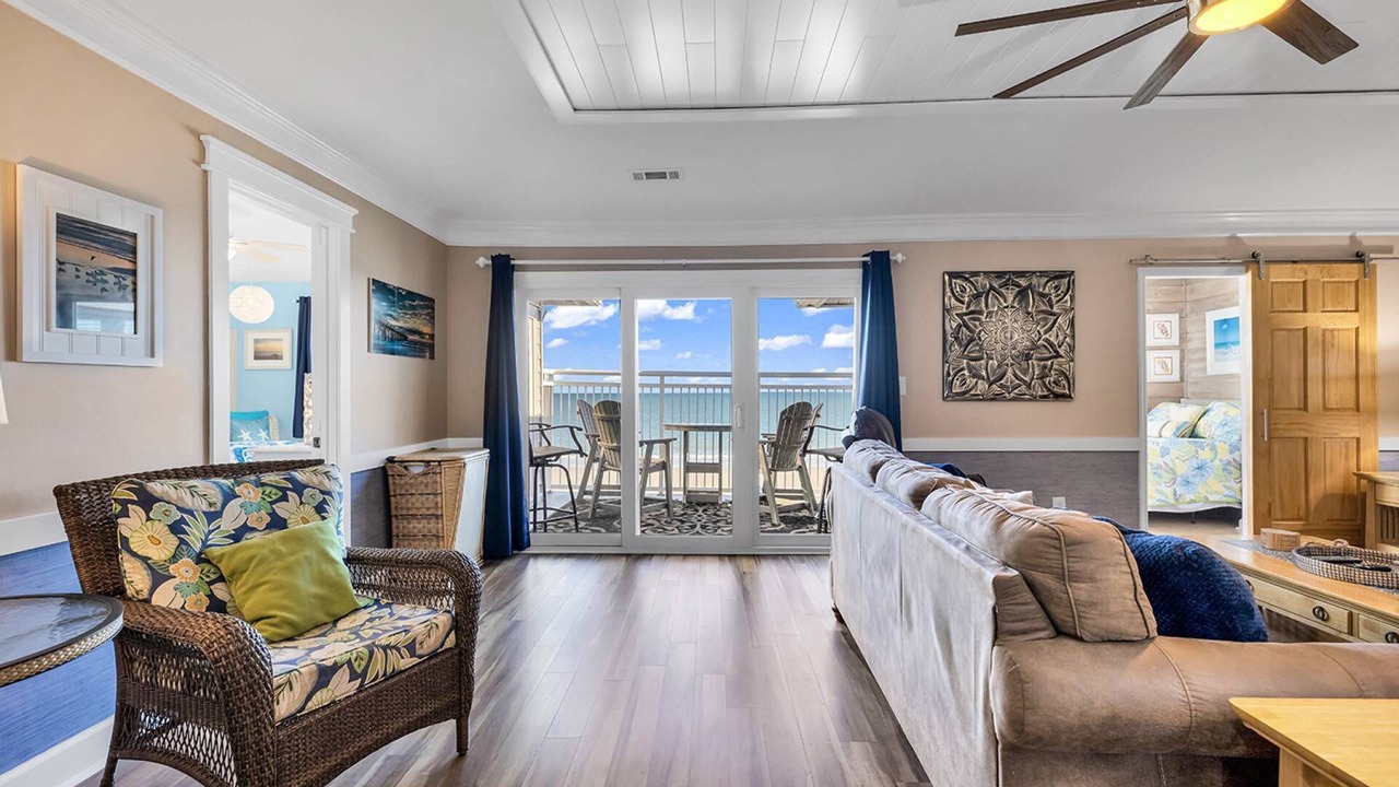 Photo of Livingroom in Surfside Beach