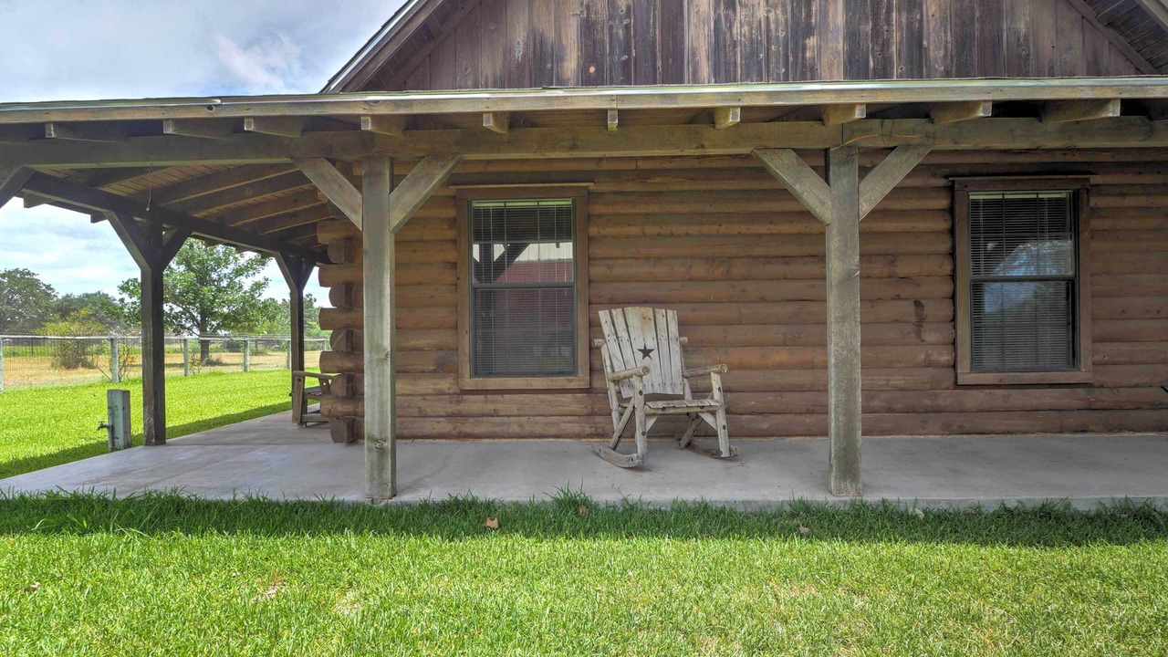 Photo of Patio Balcony in Carmine
