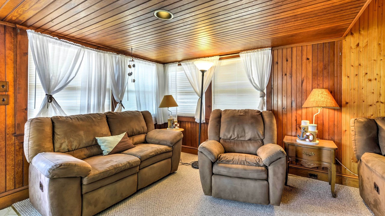 Photo of Livingroom in Ship Bottom