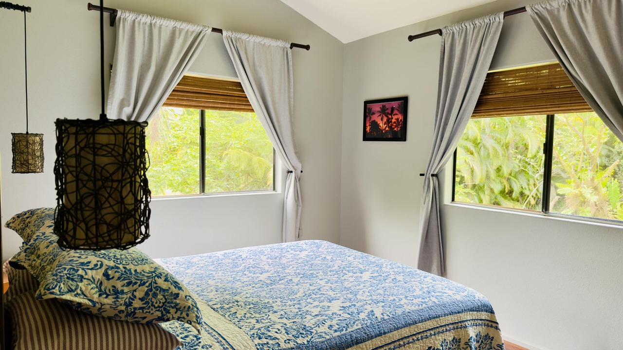 Photo of Bedroom in Keaau