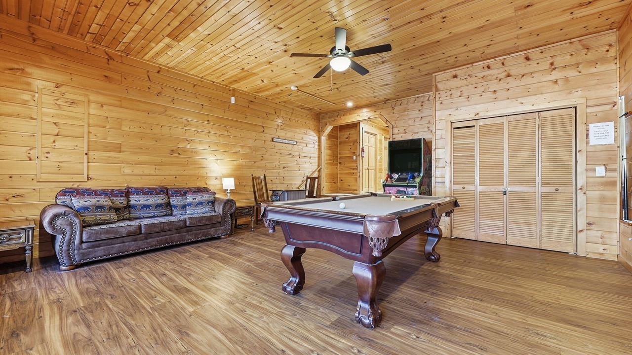 Photo of Livingroom in Cosby