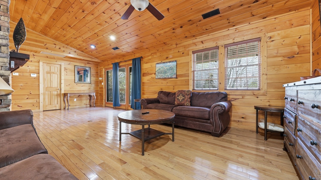 Photo of Livingroom in Cosby