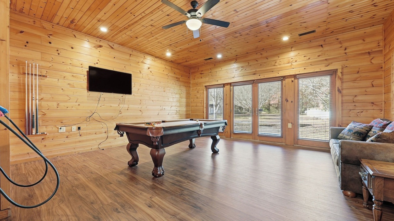Photo of Livingroom in Cosby