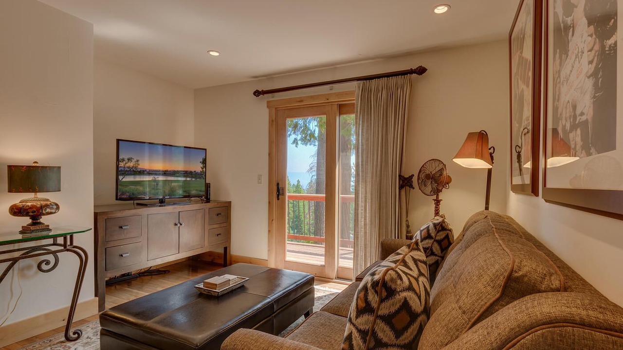 Photo of Livingroom in Tahoe Woods