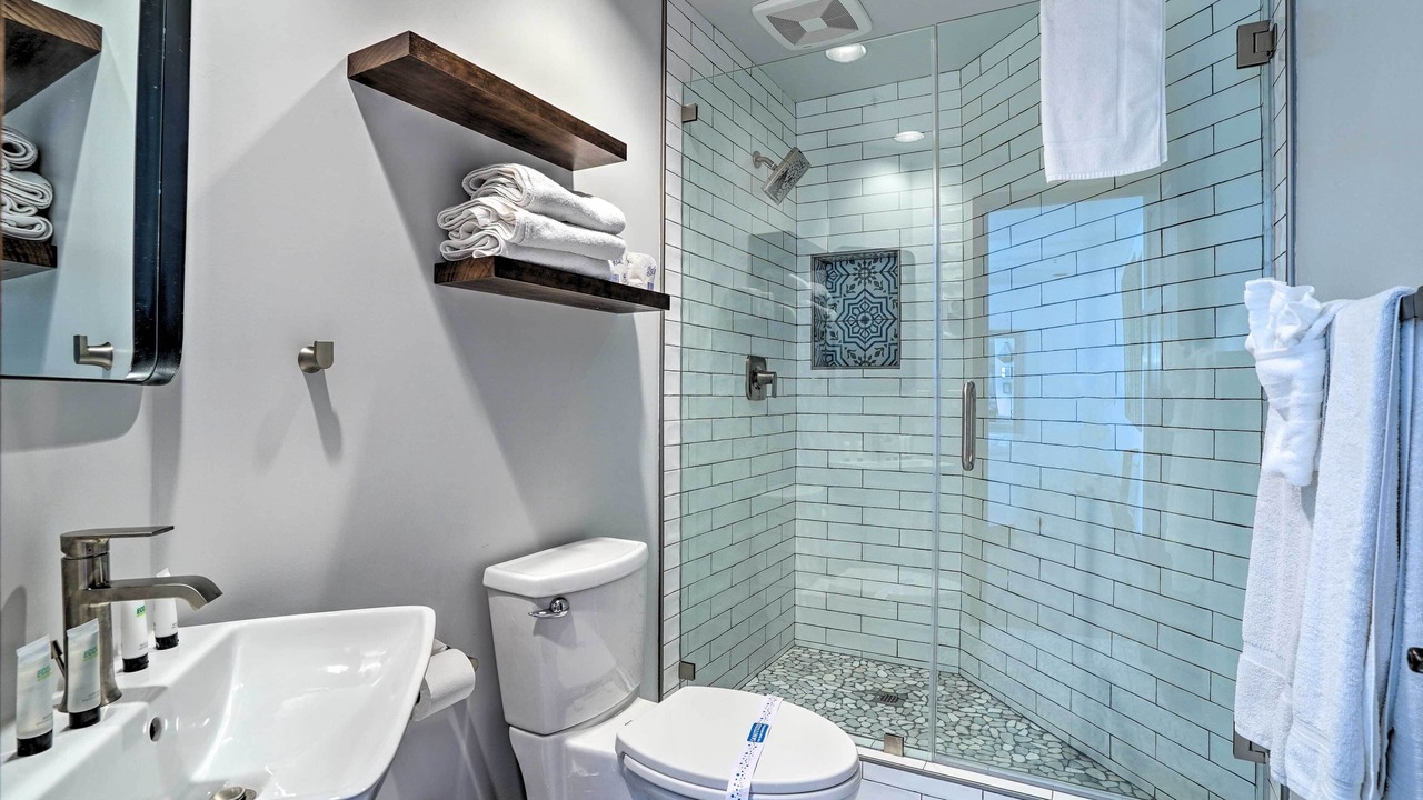 Photo of Bathroom in Avalon