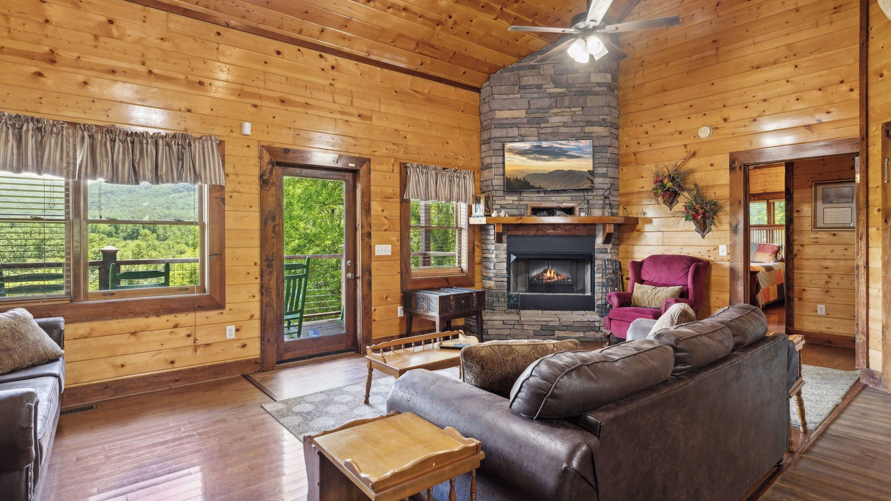 Photo of Livingroom in Cosby
