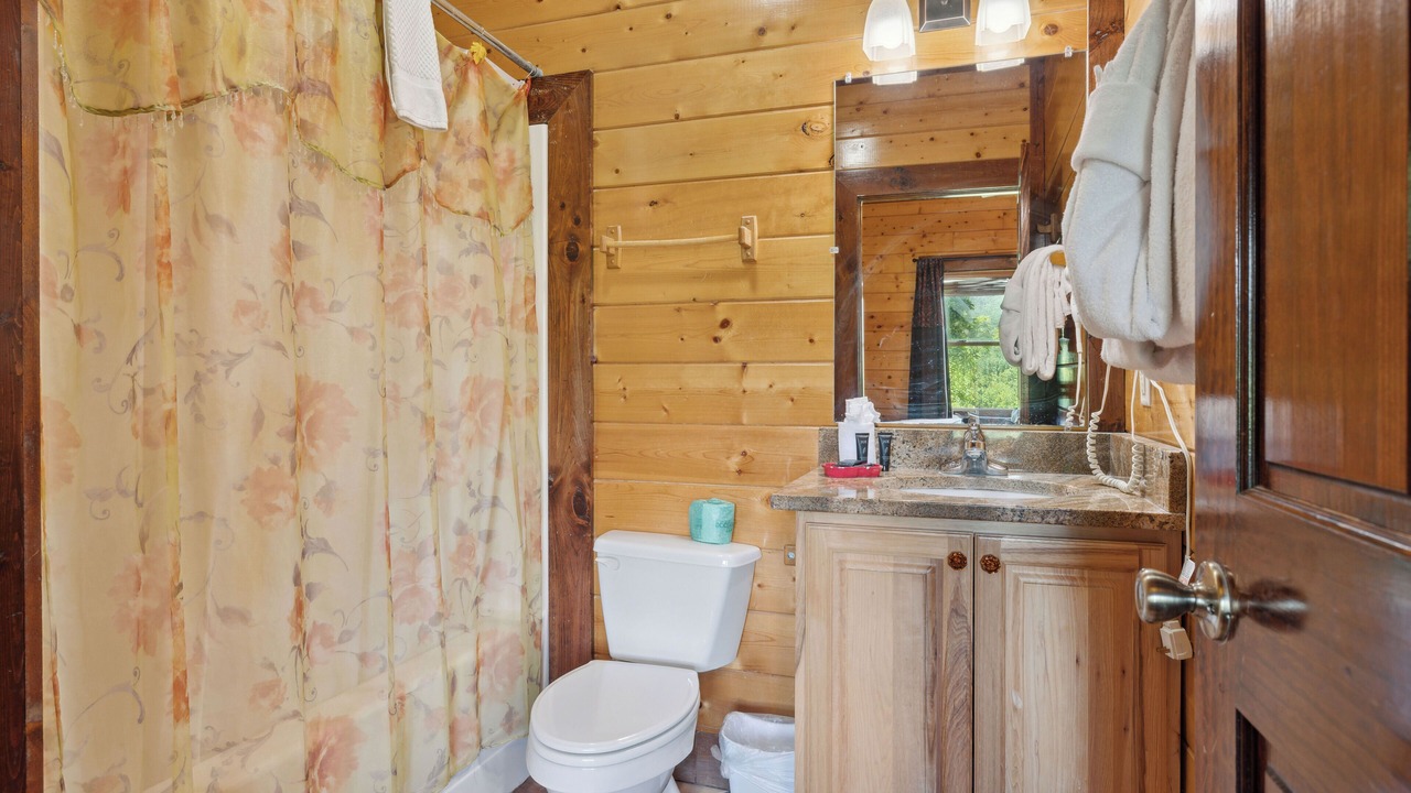 Photo of Bathroom in Cosby