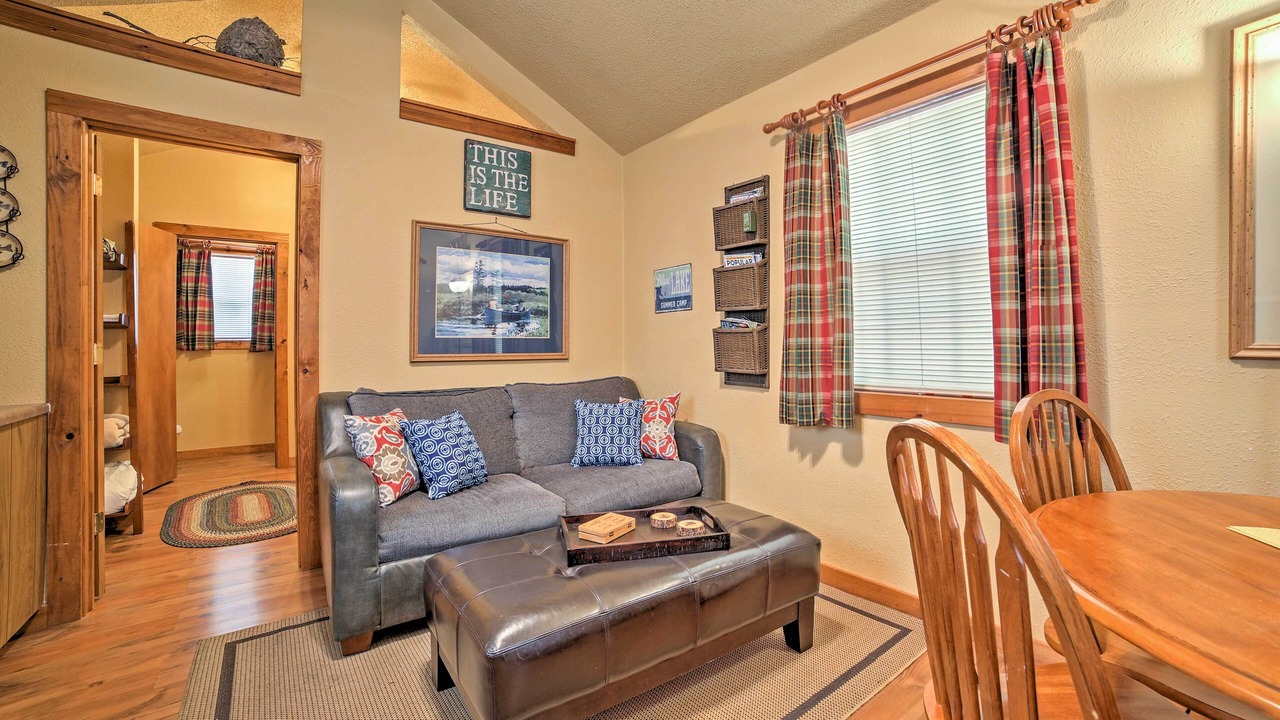 Photo of Livingroom in Table Rock