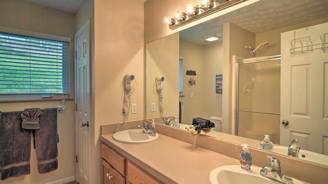 Photo of Bathroom in Caryville