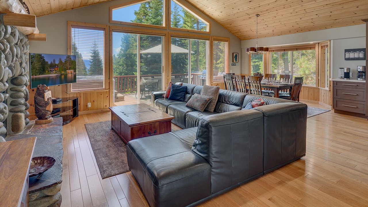 Photo of Livingroom in Carnelian Bay