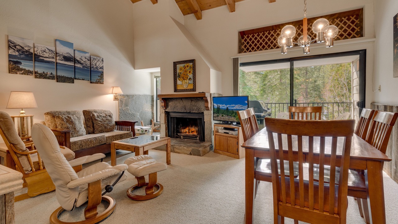 Photo of Livingroom in Carnelian Woods
