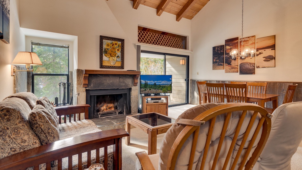 Photo of Livingroom in Carnelian Woods