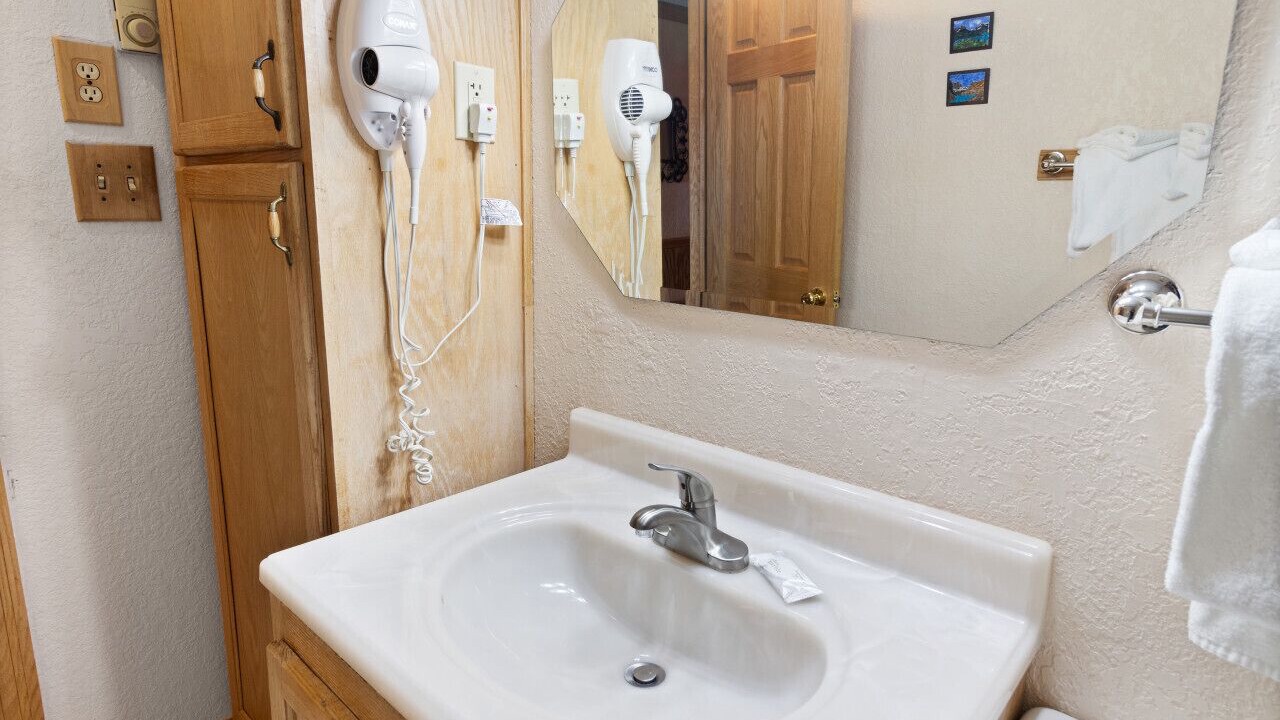 Photo of Bathroom in Edray