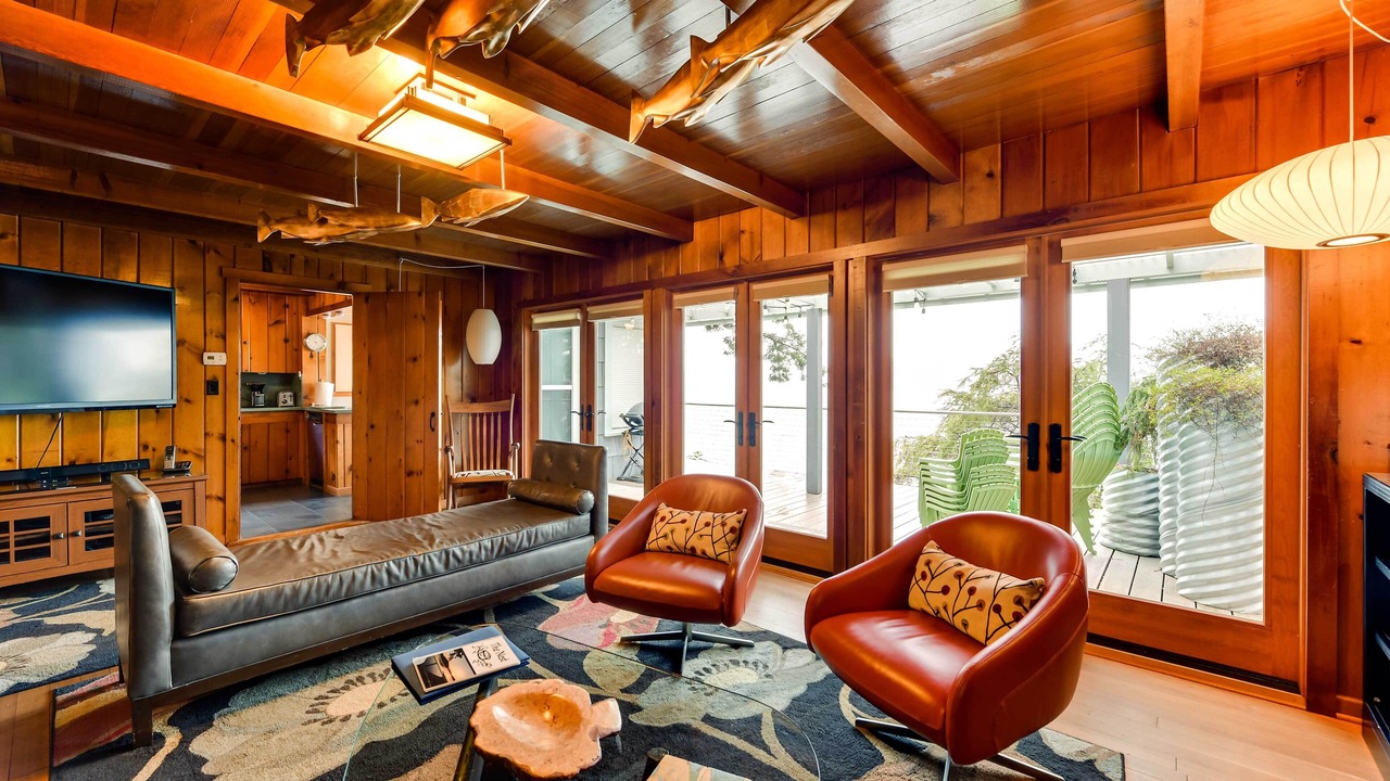 Photo of Livingroom in La Conner