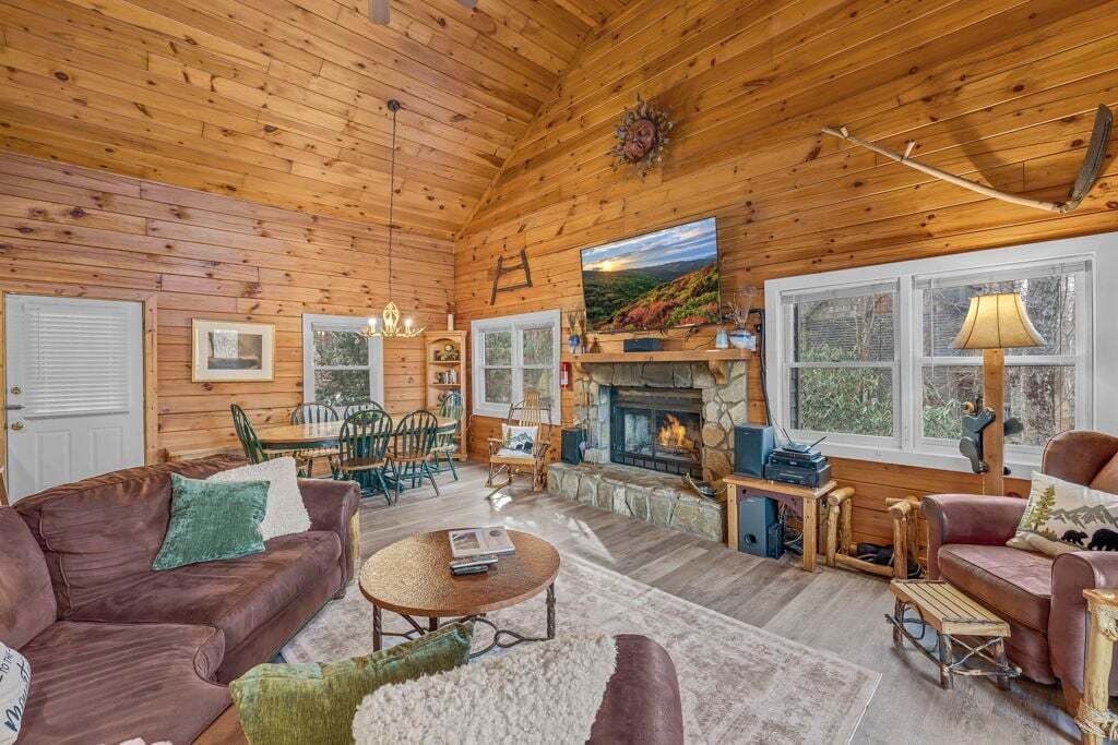 Photo of Livingroom in Blowing Rock