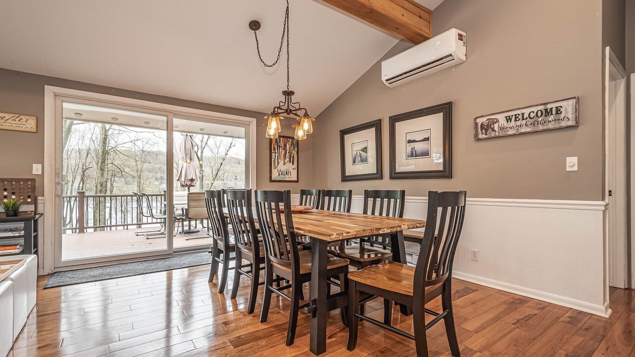 Photo of Livingroom in McHenry