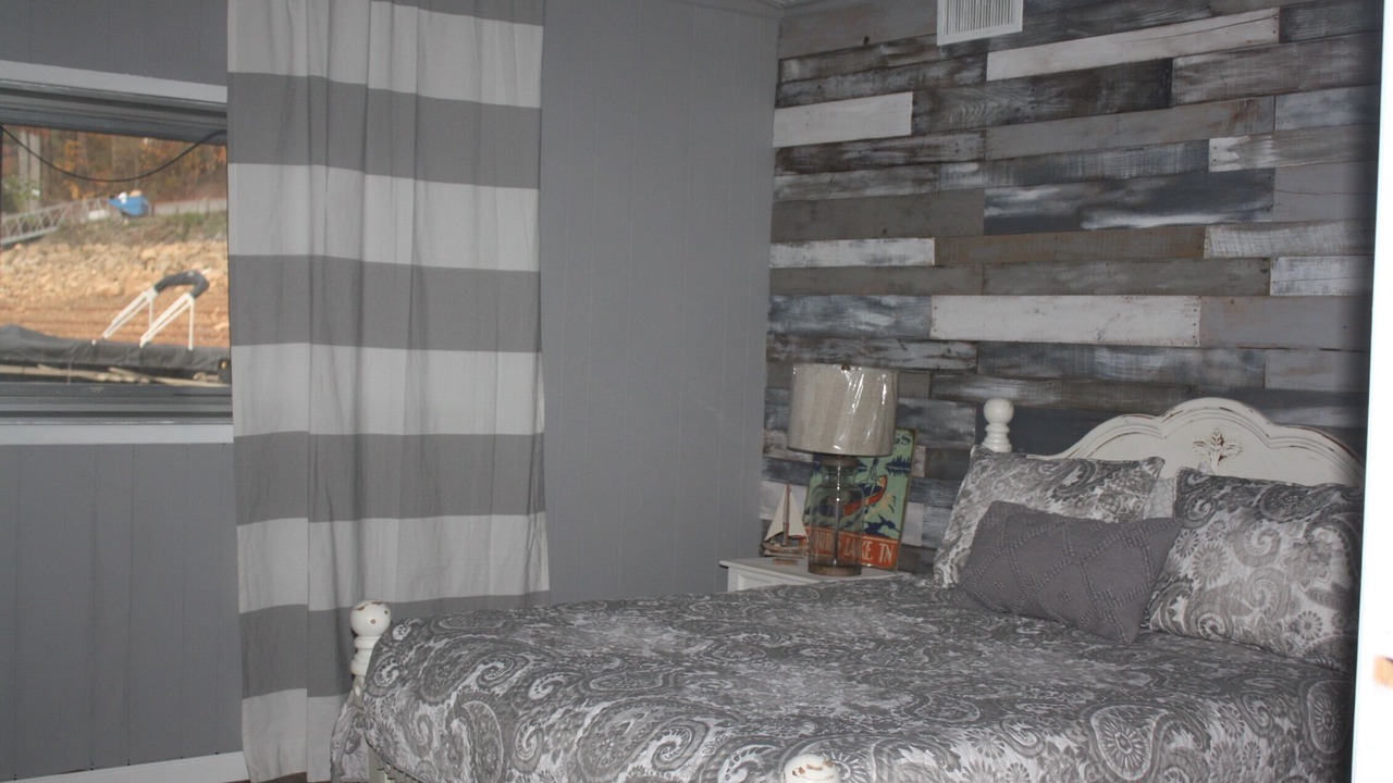 Photo of Bedroom in Andersonville