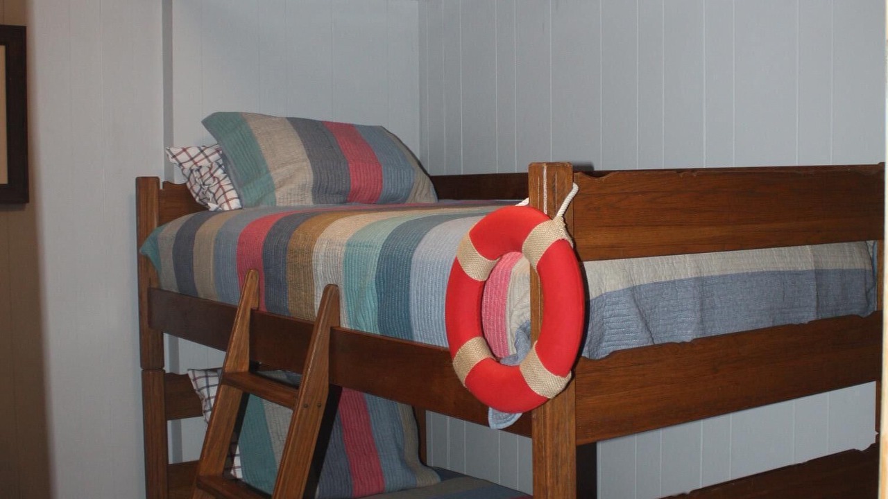 Photo of Bedroom in Andersonville