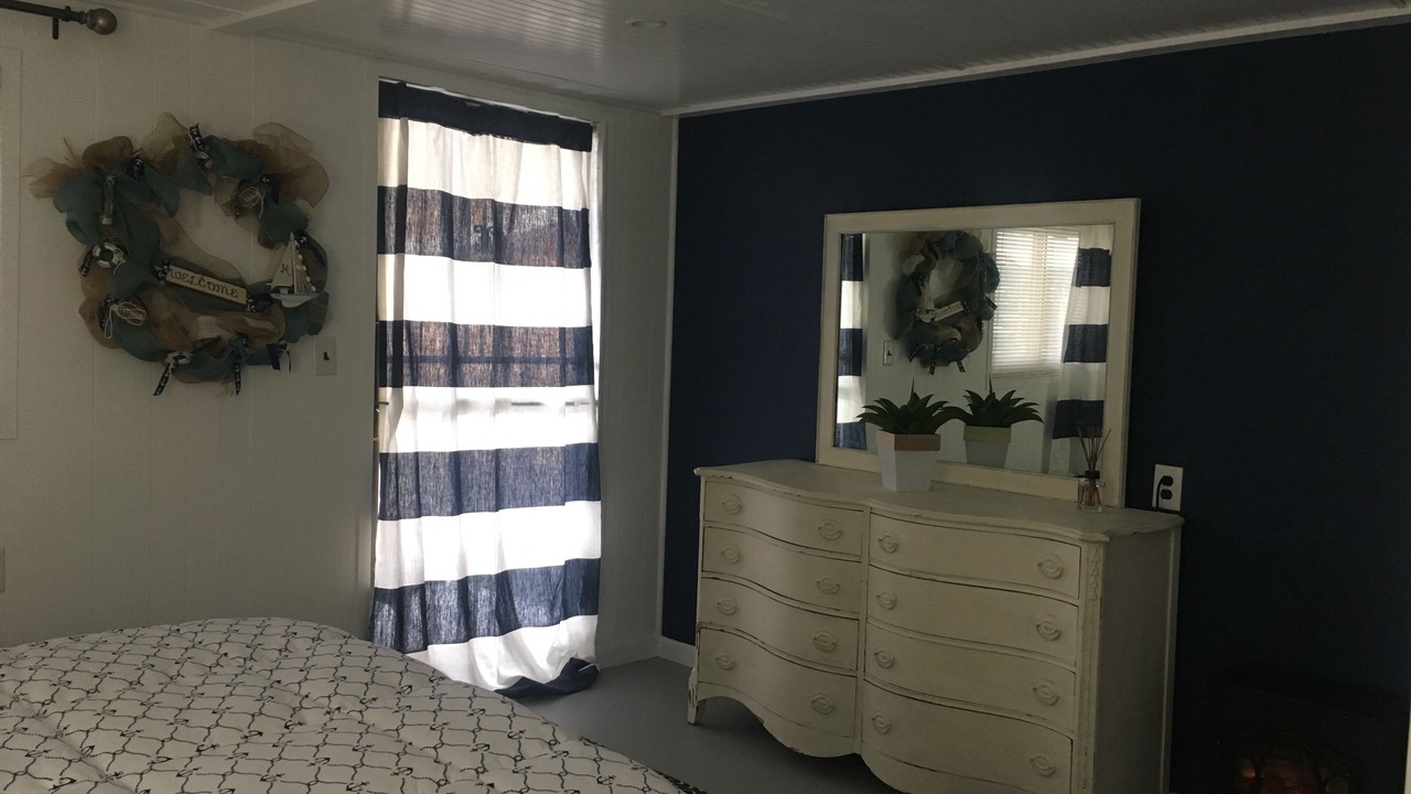 Photo of Bedroom in Andersonville