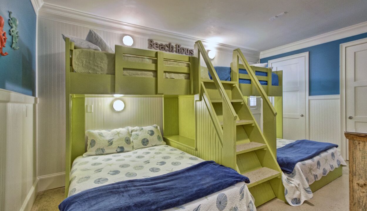 Photo of Bedroom in Delos