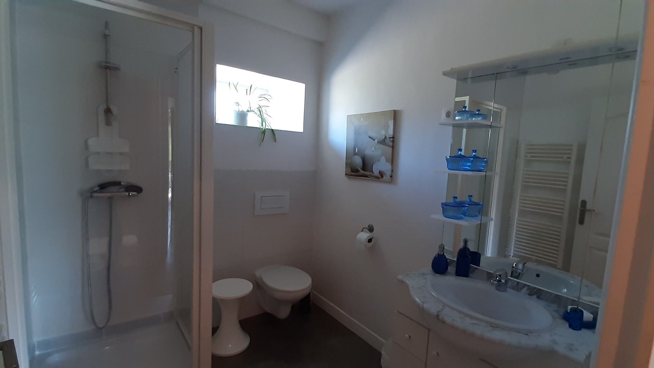 Photo of Bathroom in Mirepoix