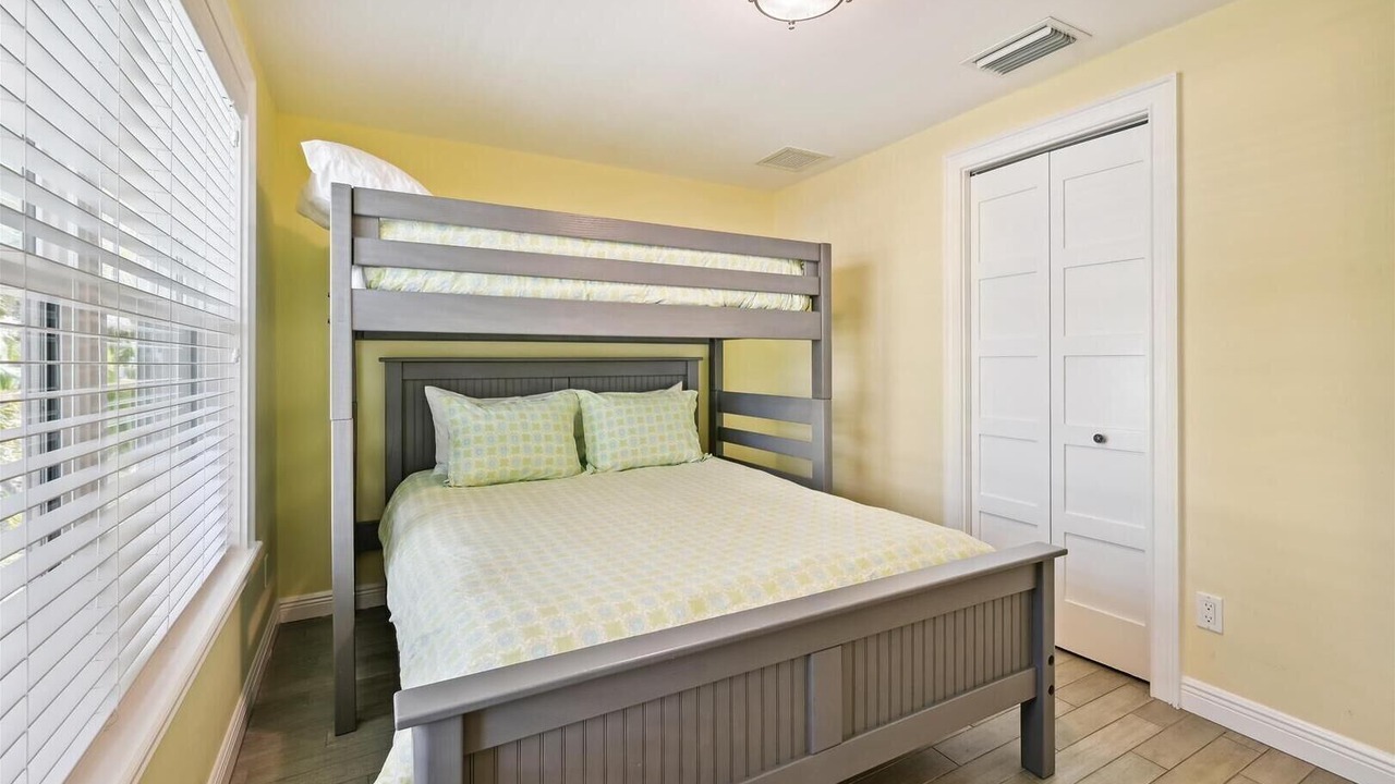 Photo of Bedroom in Holmes Beach