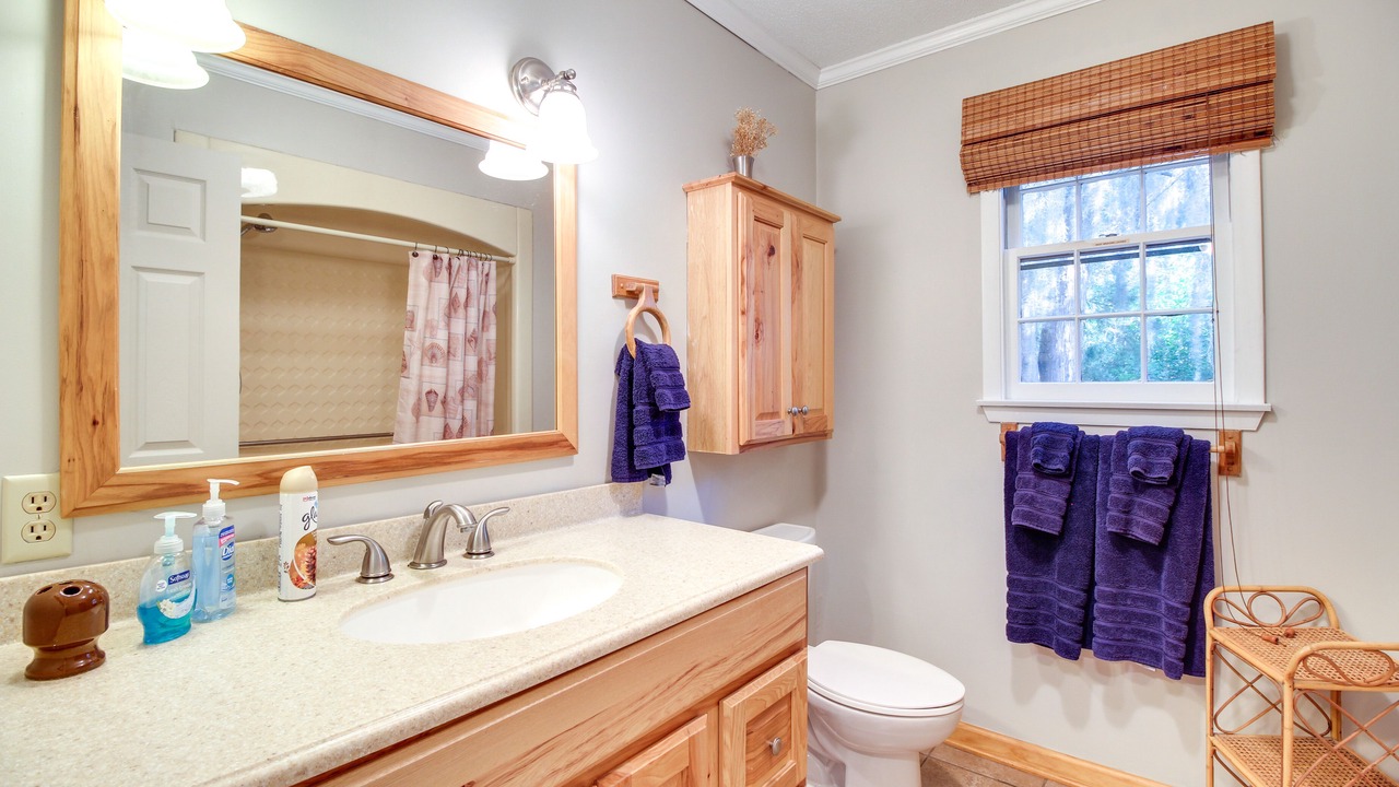 Photo of Bathroom in Crescent