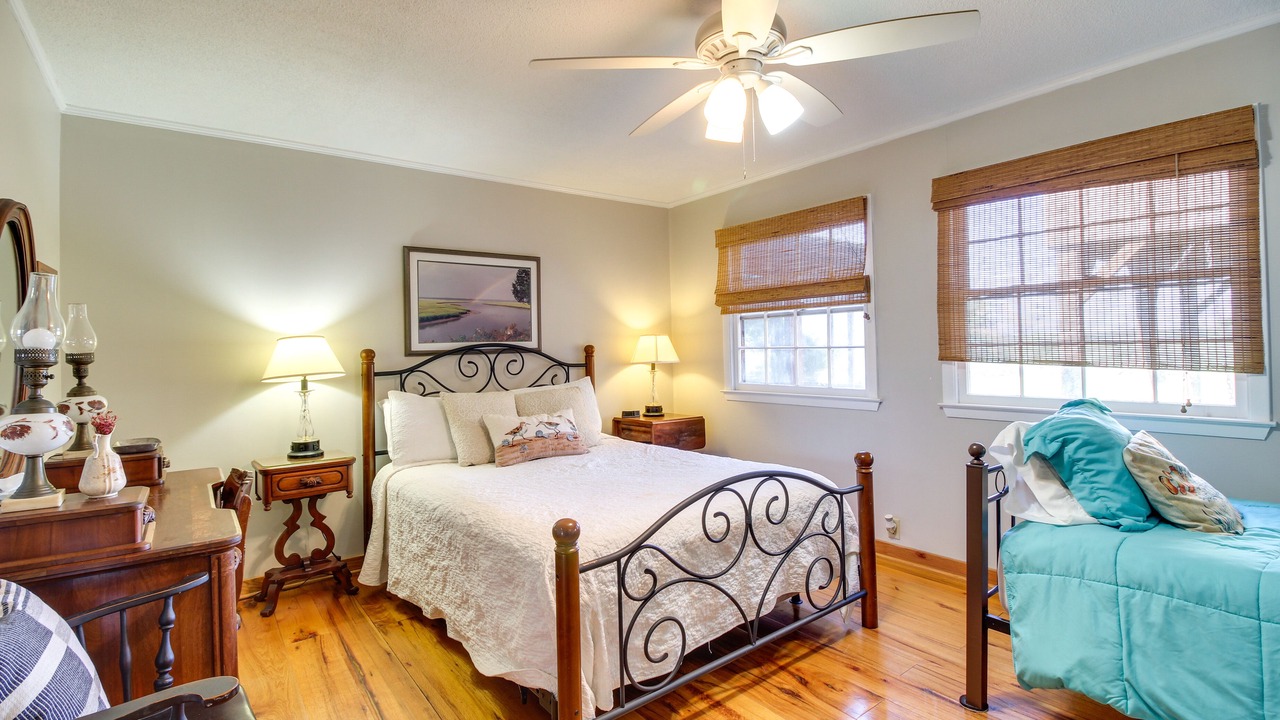 Photo of Others in Crescent