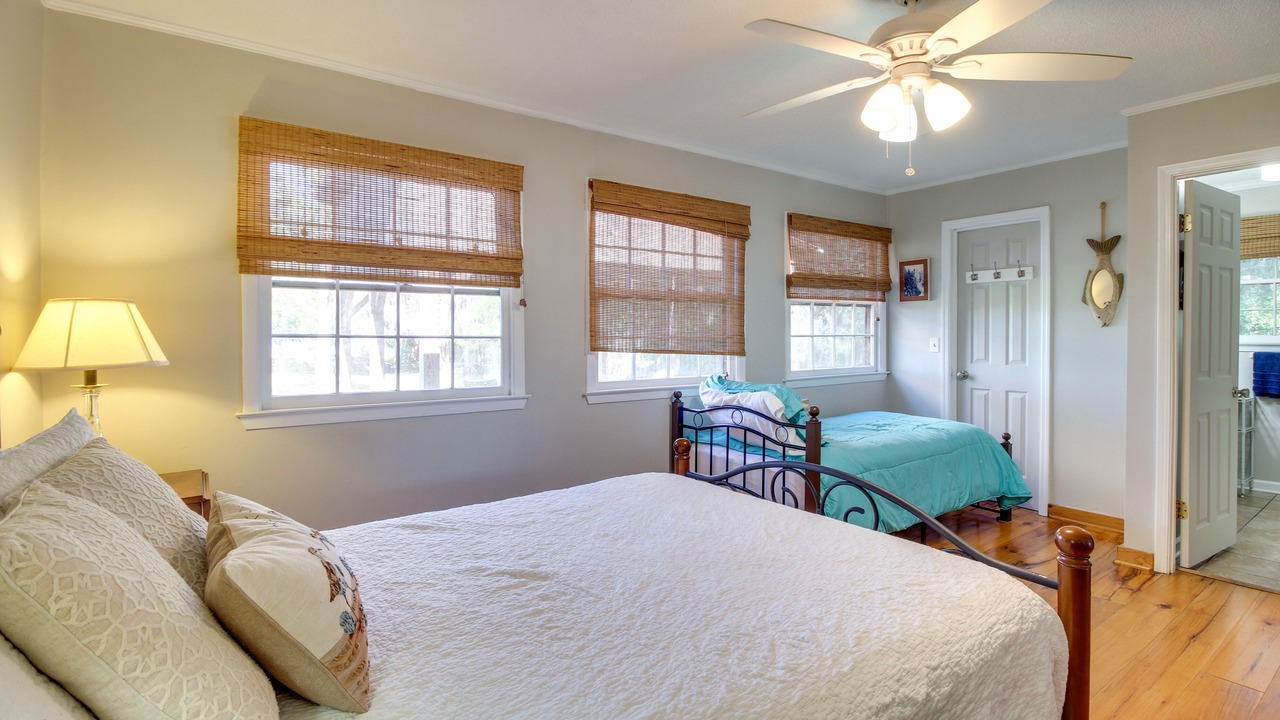 Photo of Bedroom in Crescent