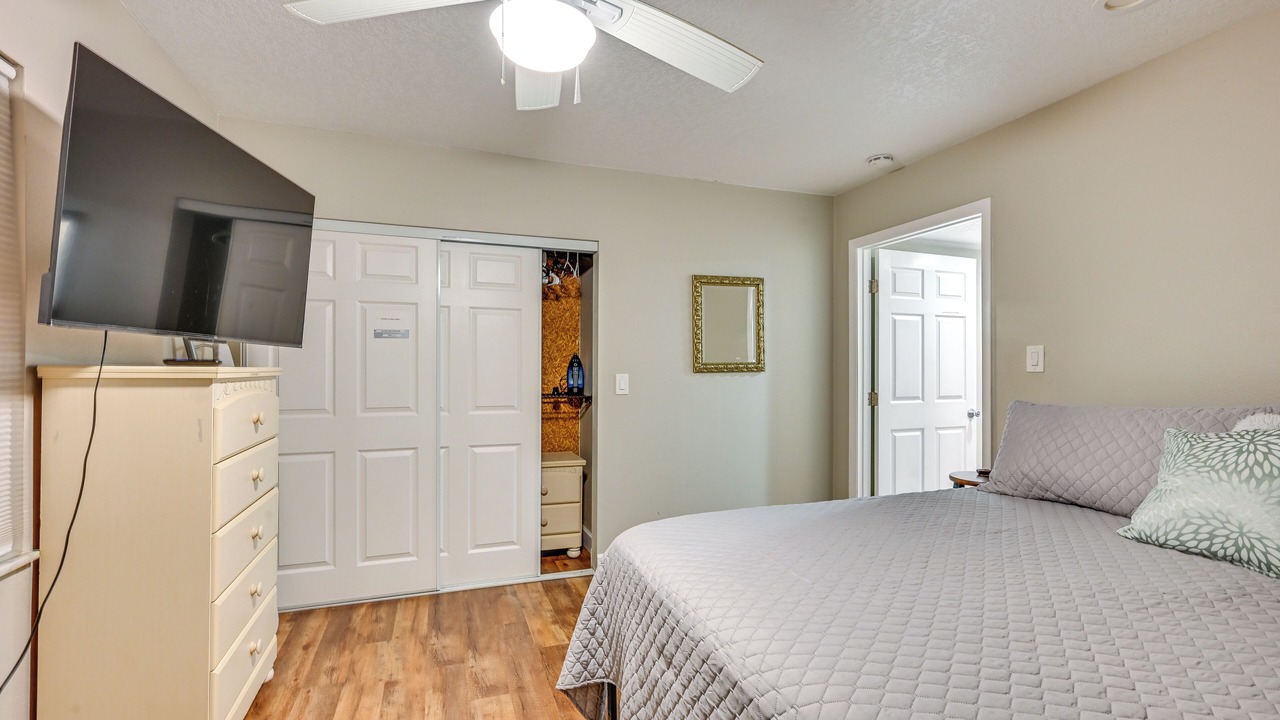 Photo of Bedroom in Orient Park