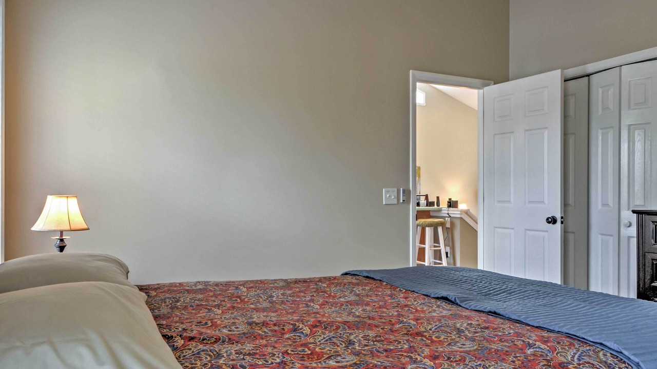 Photo of Bedroom in Hiawassee