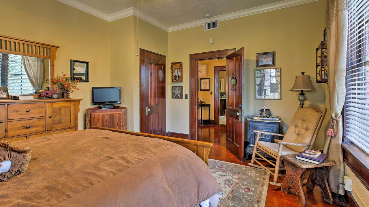 Photo of Bedroom in Huntington