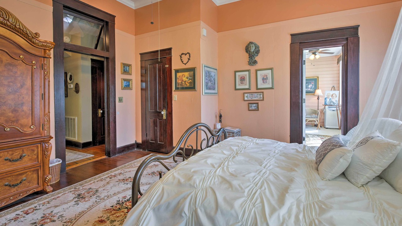 Photo of Bedroom in Huntington