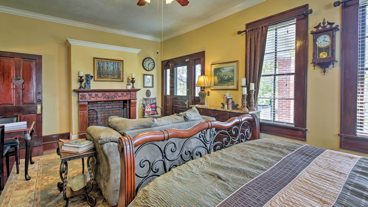 Photo of Bedroom in Huntington
