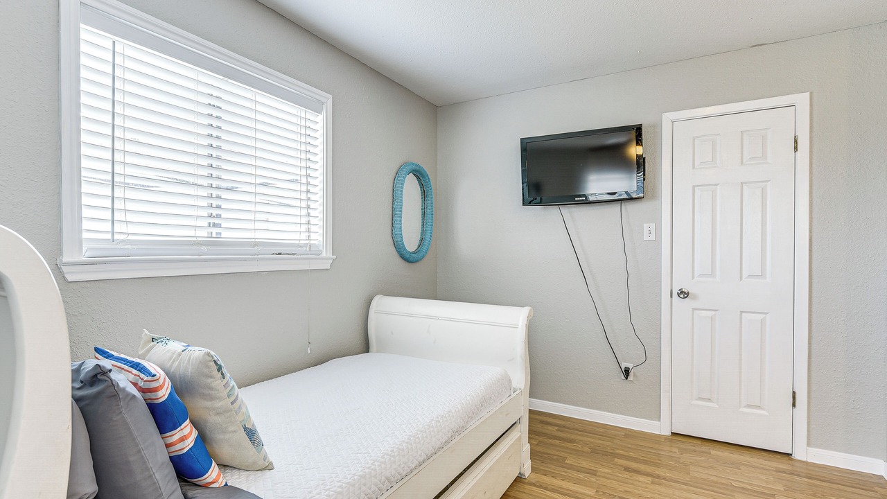 Photo of Bedroom in Surfside Beach