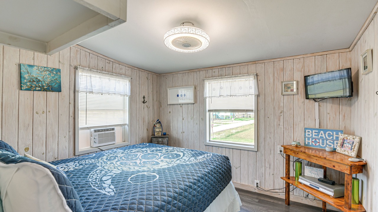 Photo of Bedroom in Surfside Beach