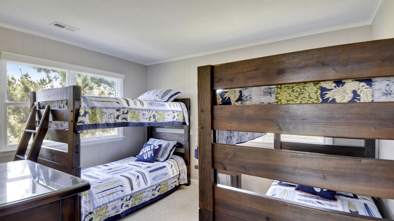 Photo of Bedroom in Whalehead Beach