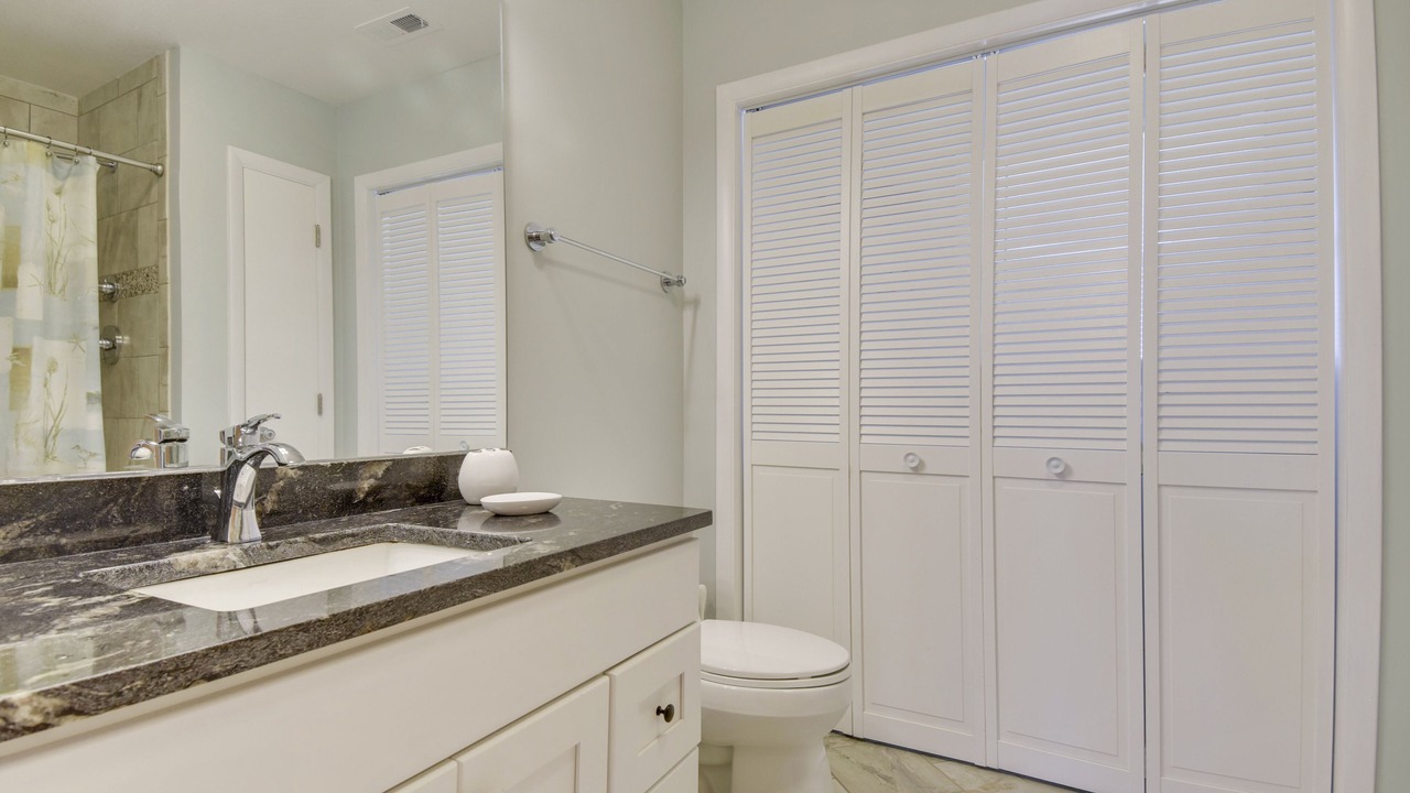 Photo of Bathroom in Whalehead Beach