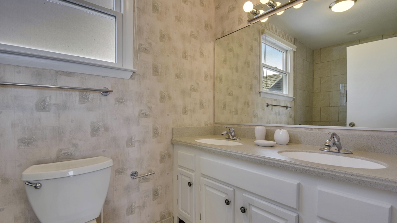 Photo of Bathroom in Whalehead Beach