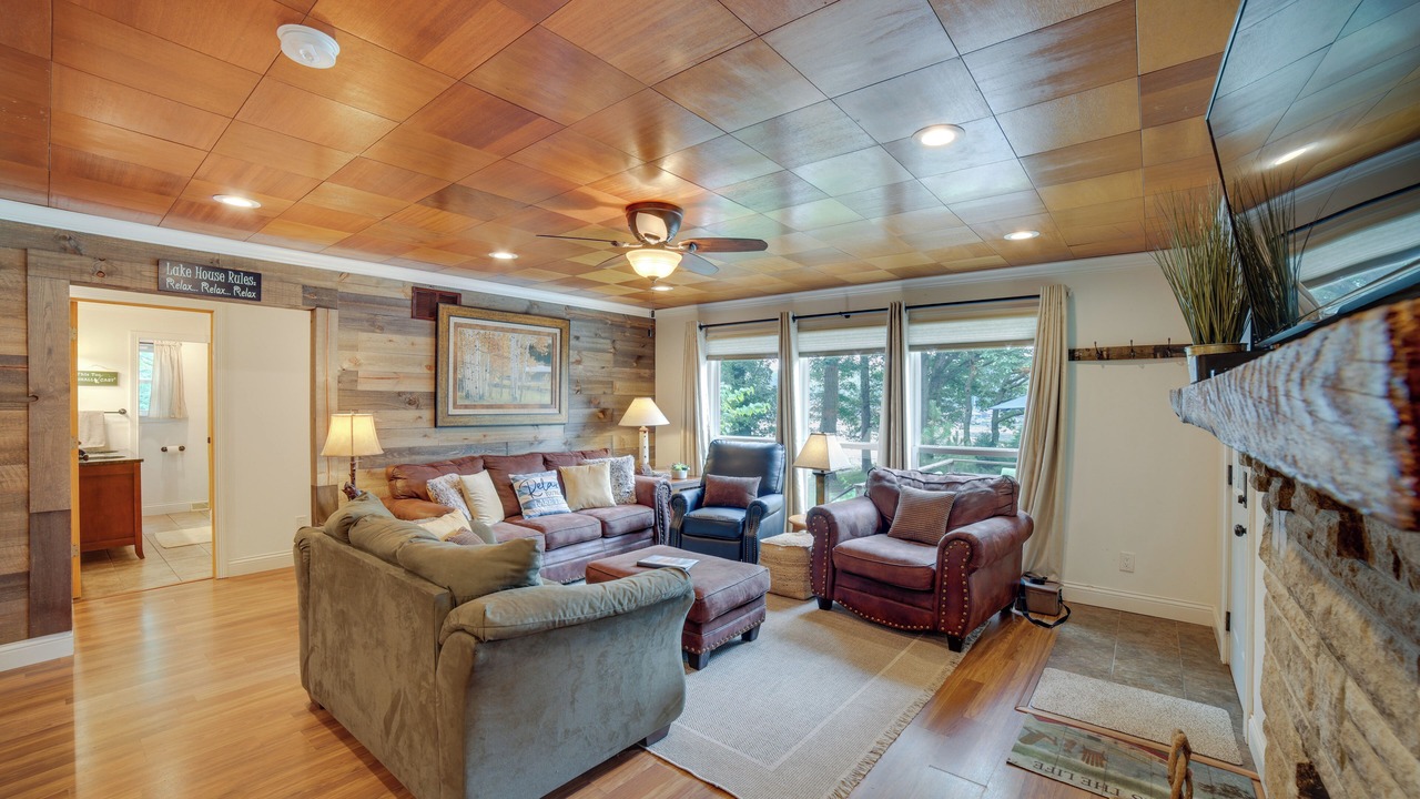 Photo of Livingroom in Monticello