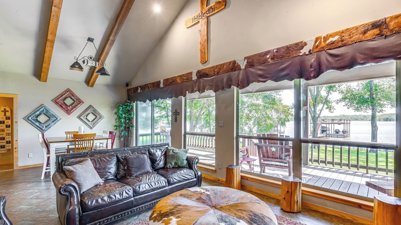 Photo of Livingroom in Log Cabin