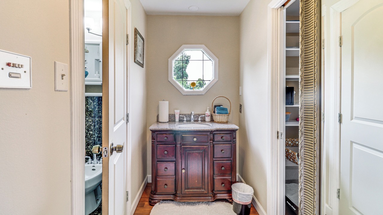 Photo of Bathroom in Black Jack