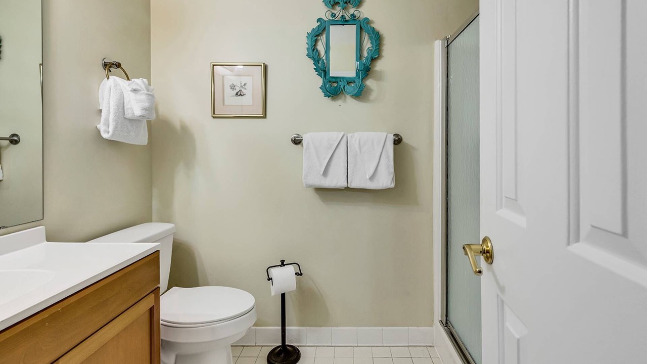 Photo of Bathroom in Garden City