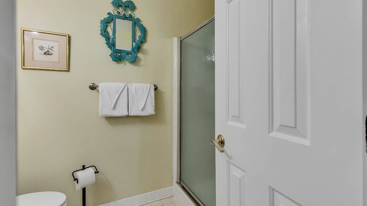 Photo of Bathroom in Garden City