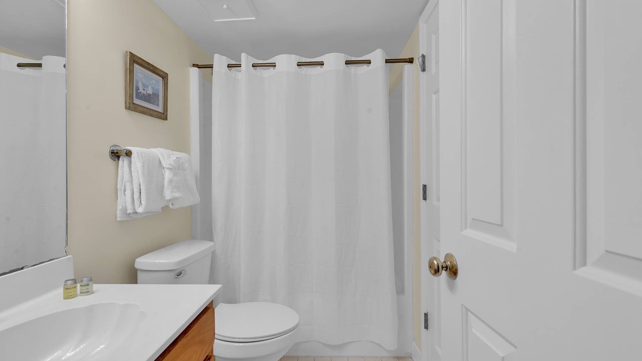 Photo of Bathroom in Garden City
