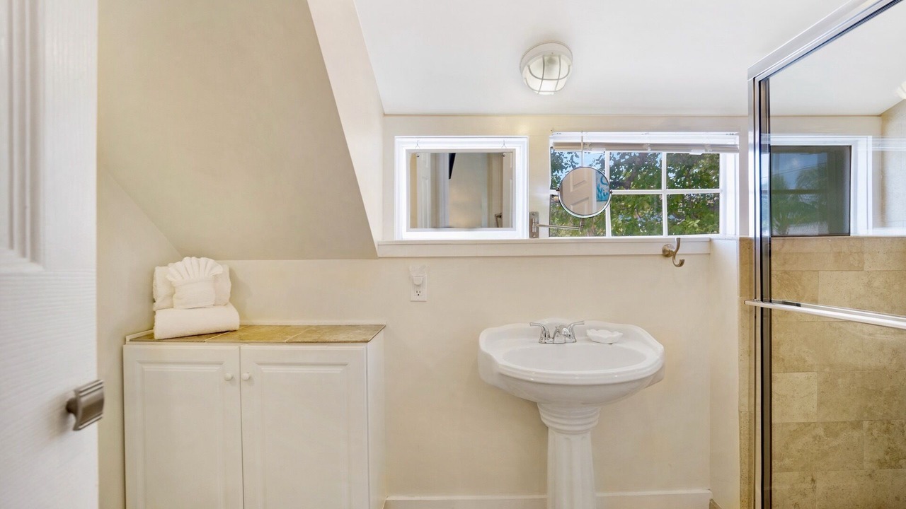 Photo of Bathroom in Uptown - Upper Duval